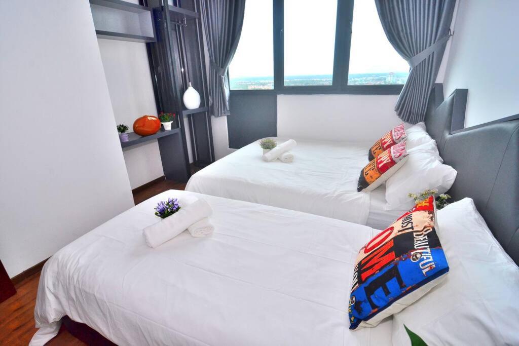 Lovely Vivamall City View With 2 Card Lv12 Kuching Luaran gambar