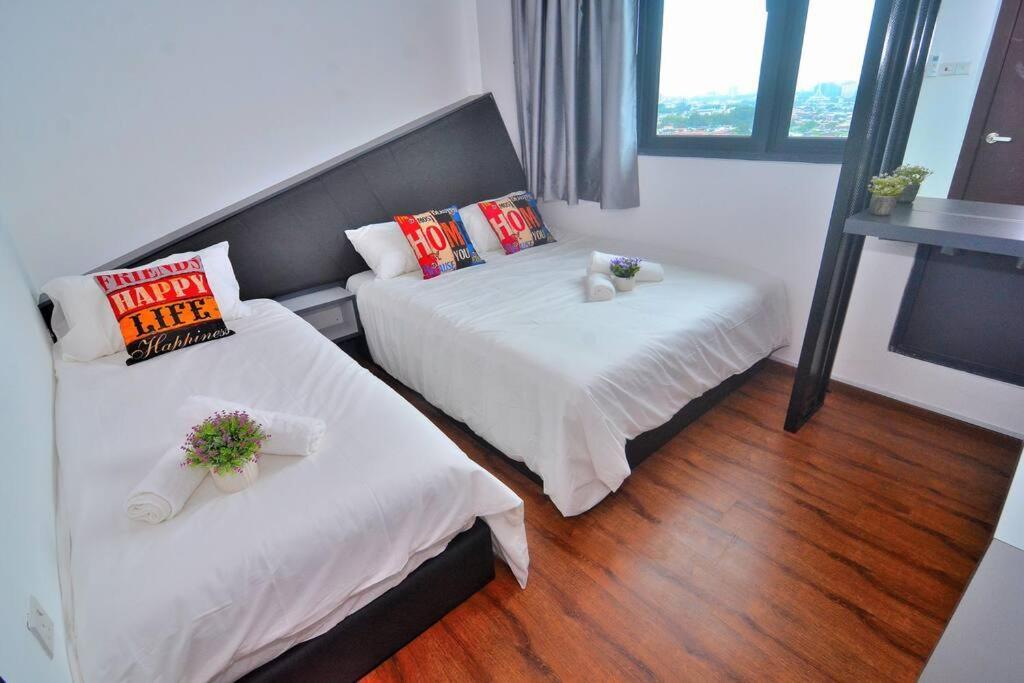 Lovely Vivamall City View With 2 Card Lv12 Kuching Luaran gambar
