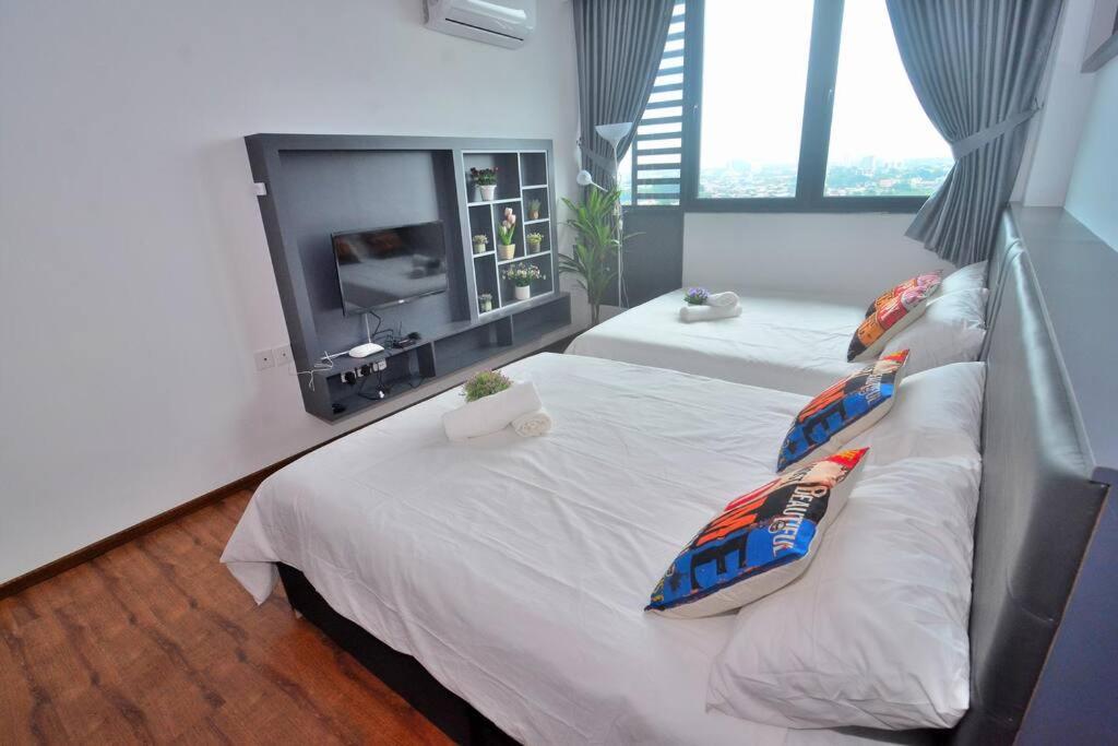 Lovely Vivamall City View With 2 Card Lv12 Kuching Luaran gambar